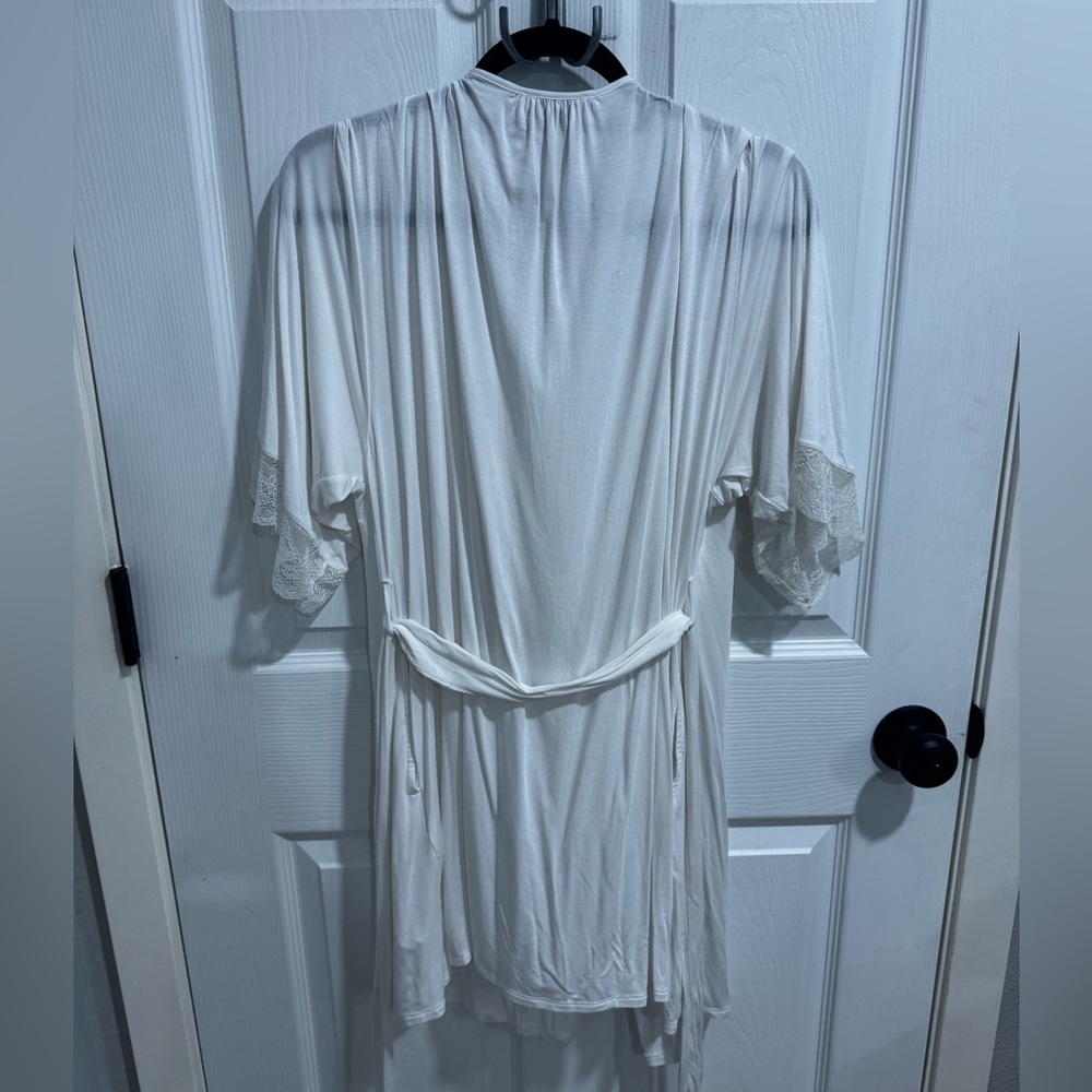 Kate Spade Bridal Robe - Picture 2 of 6
